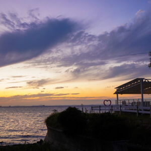 淡路島夕日とハートオブジェ