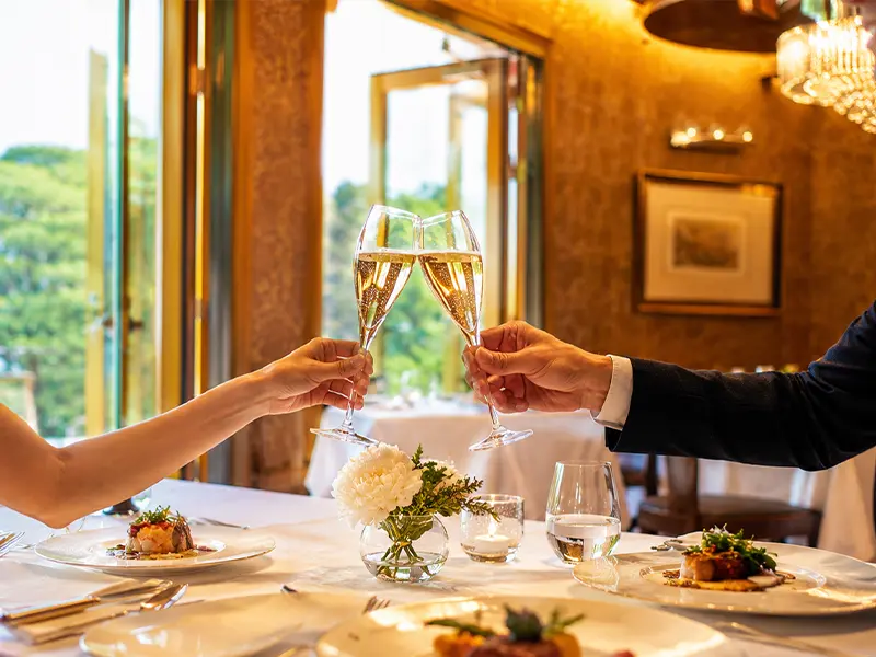 french_dinner_champagne_img