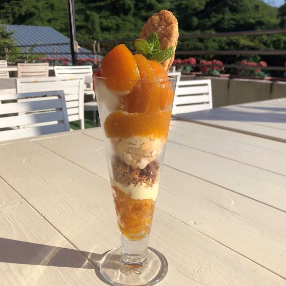 びわパフェ